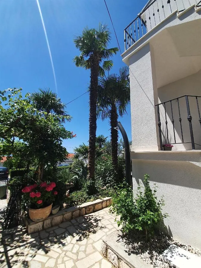 Apartments Rak Dramalj