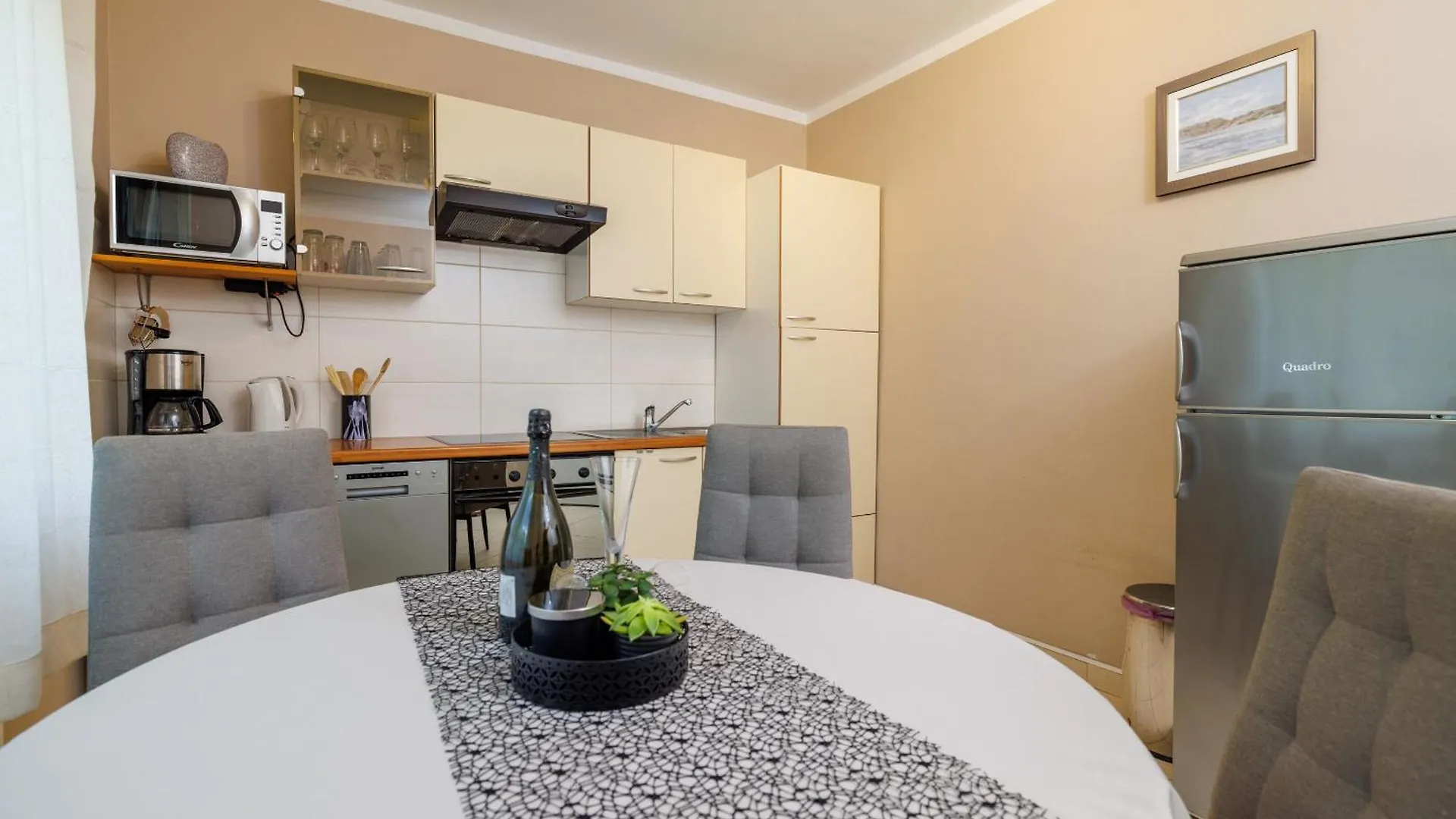 Apartments Rak 드라말리