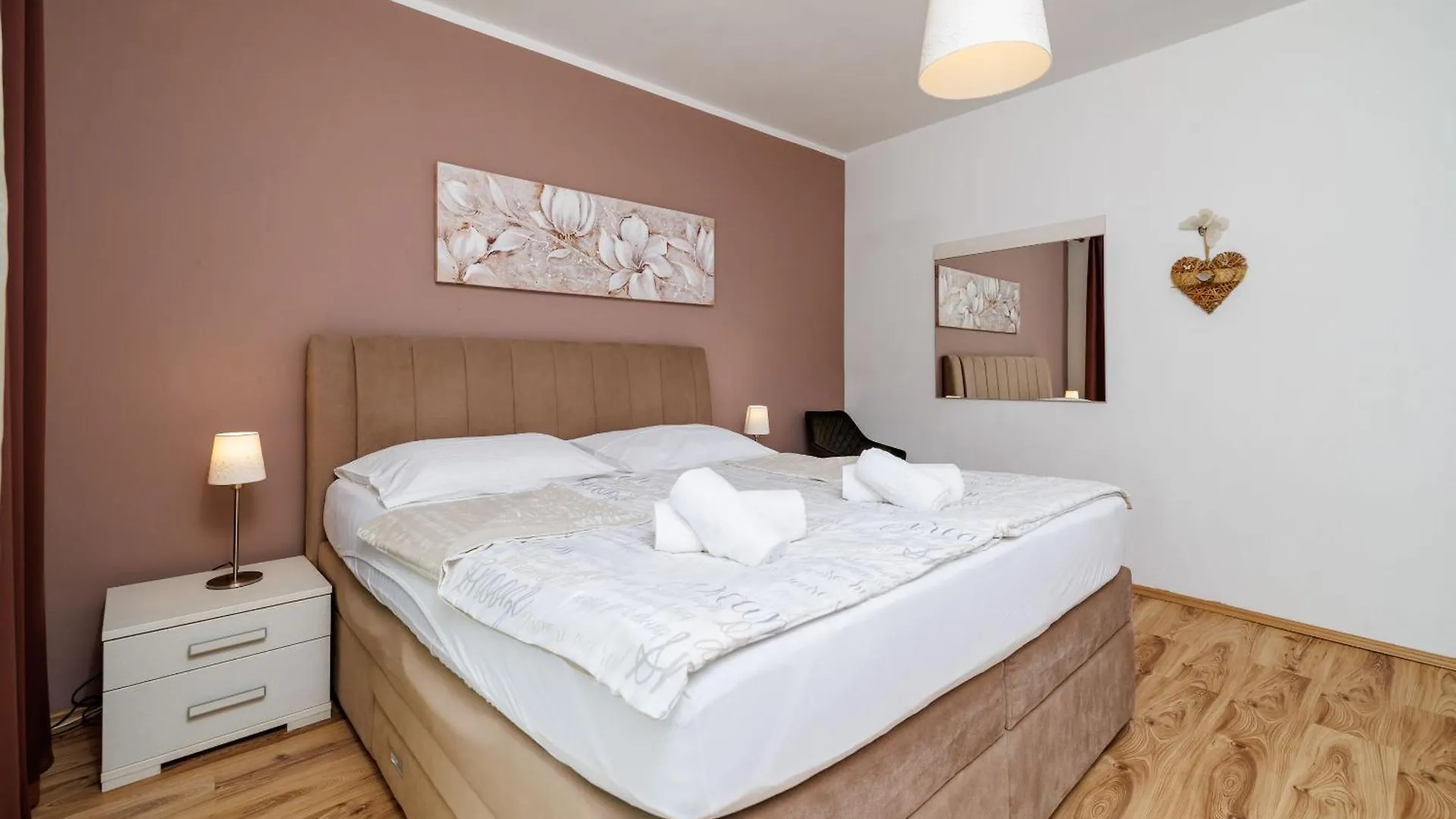 Apartments Rak 드라말리